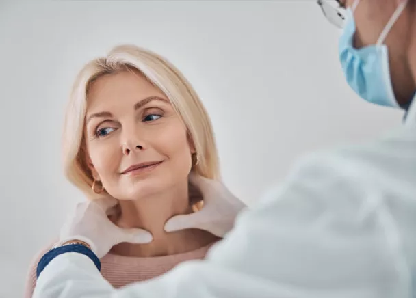 Chirurgie de la thyroïde : une technique qui ne laisse aucune cicatrice visible.